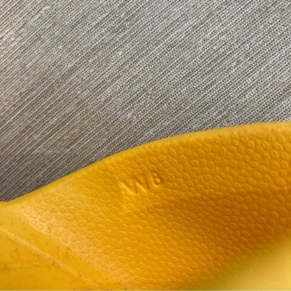 NATIVE Sz 8 Audrey Groovy Slip On Pointy Toe Cap in Yellow Flats - Picture 5 of 9